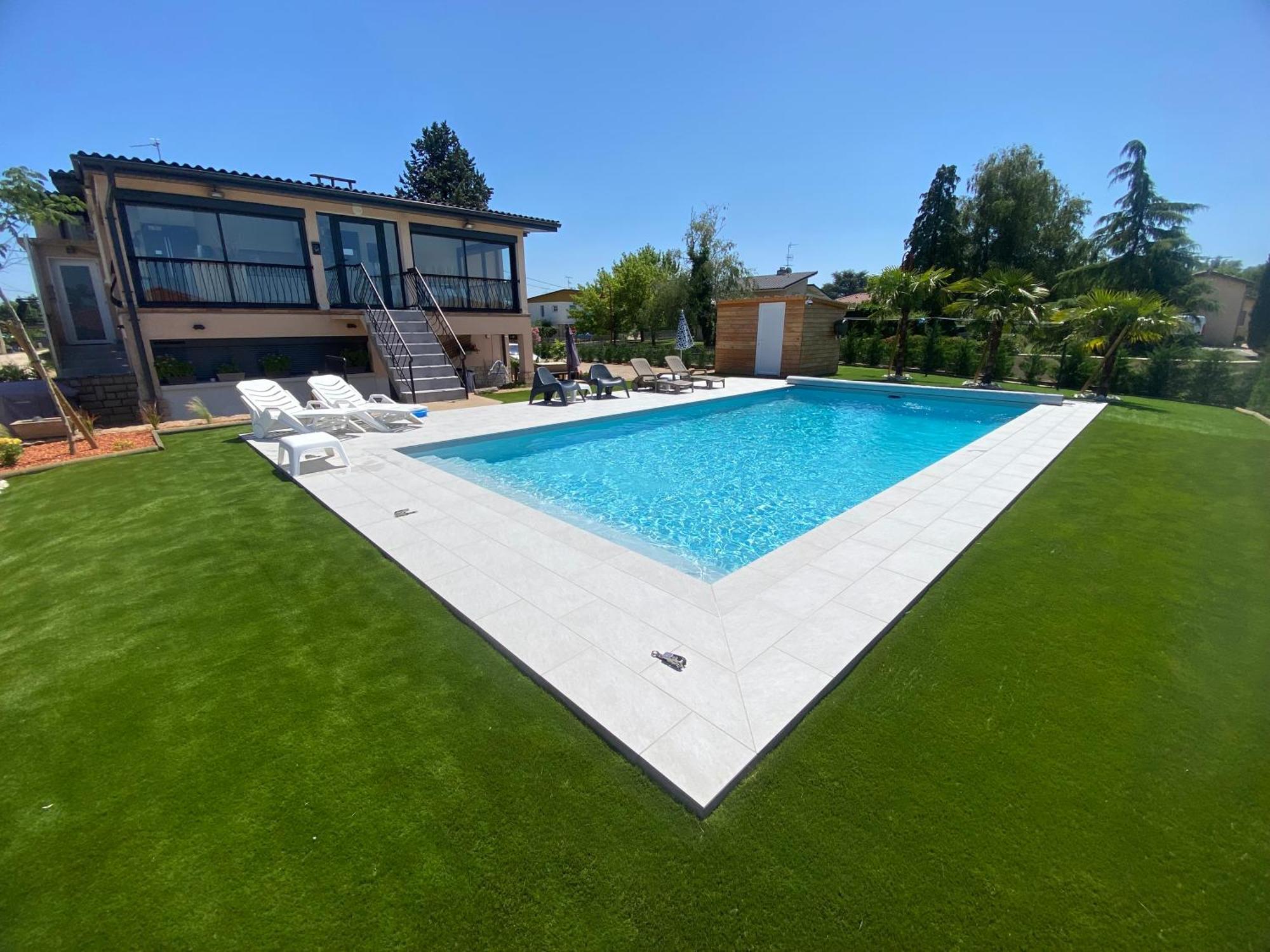 Studio Chez L'Habitant Avec Piscine Commune Grieges エクステリア 写真