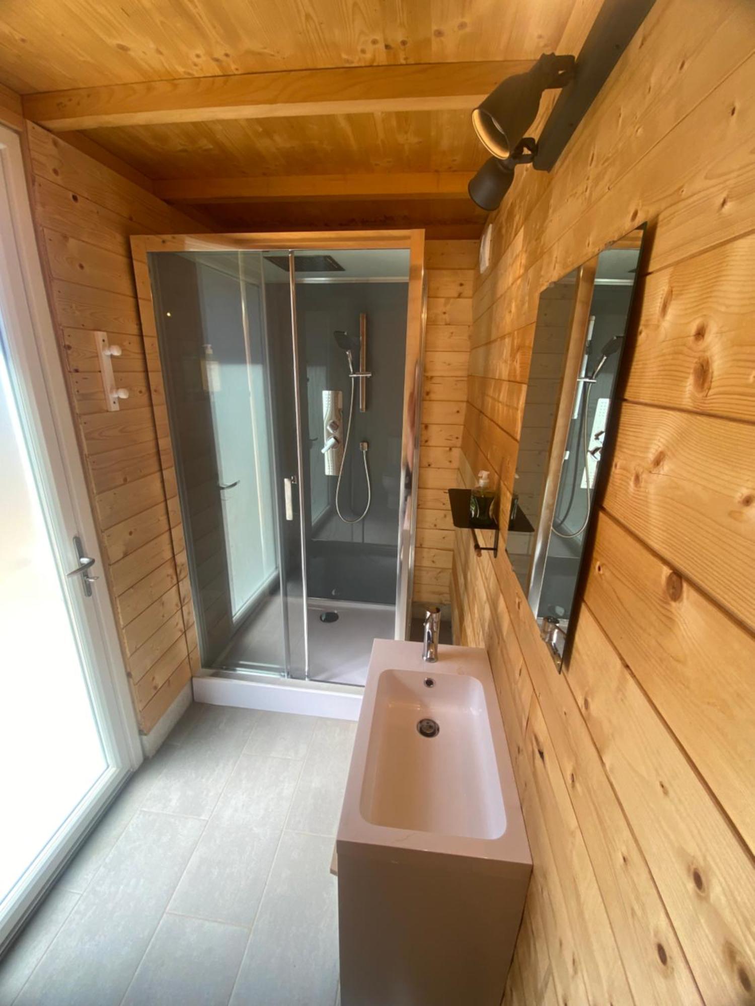 Studio Chez L'Habitant Avec Piscine Commune Grieges エクステリア 写真
