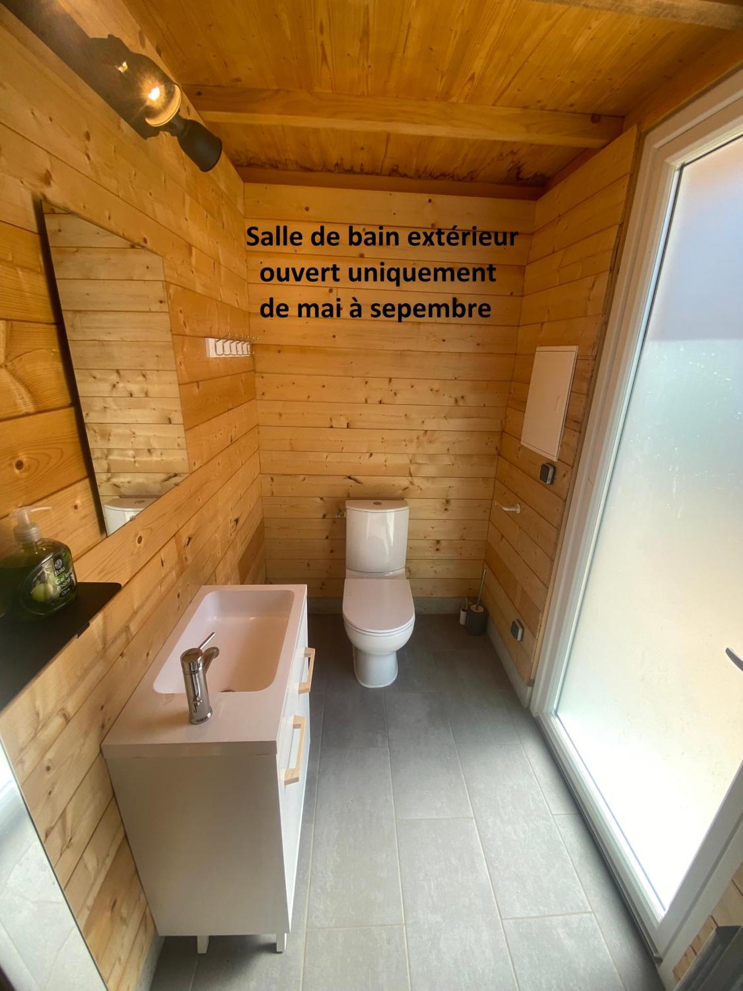 Studio Chez L'Habitant Avec Piscine Commune Grieges エクステリア 写真